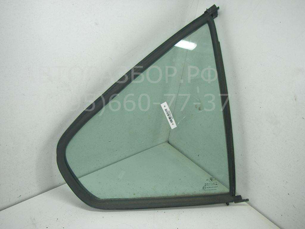 Стекло двери задней правой (форточка)