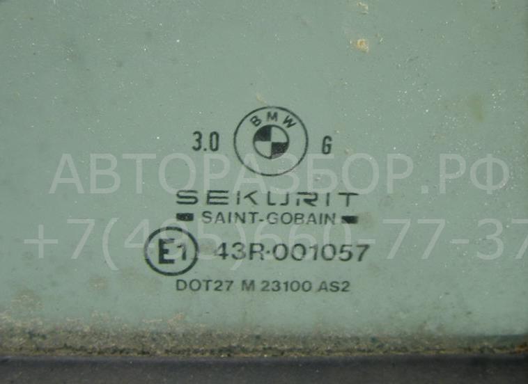 Стекло двери задней правой (форточка)