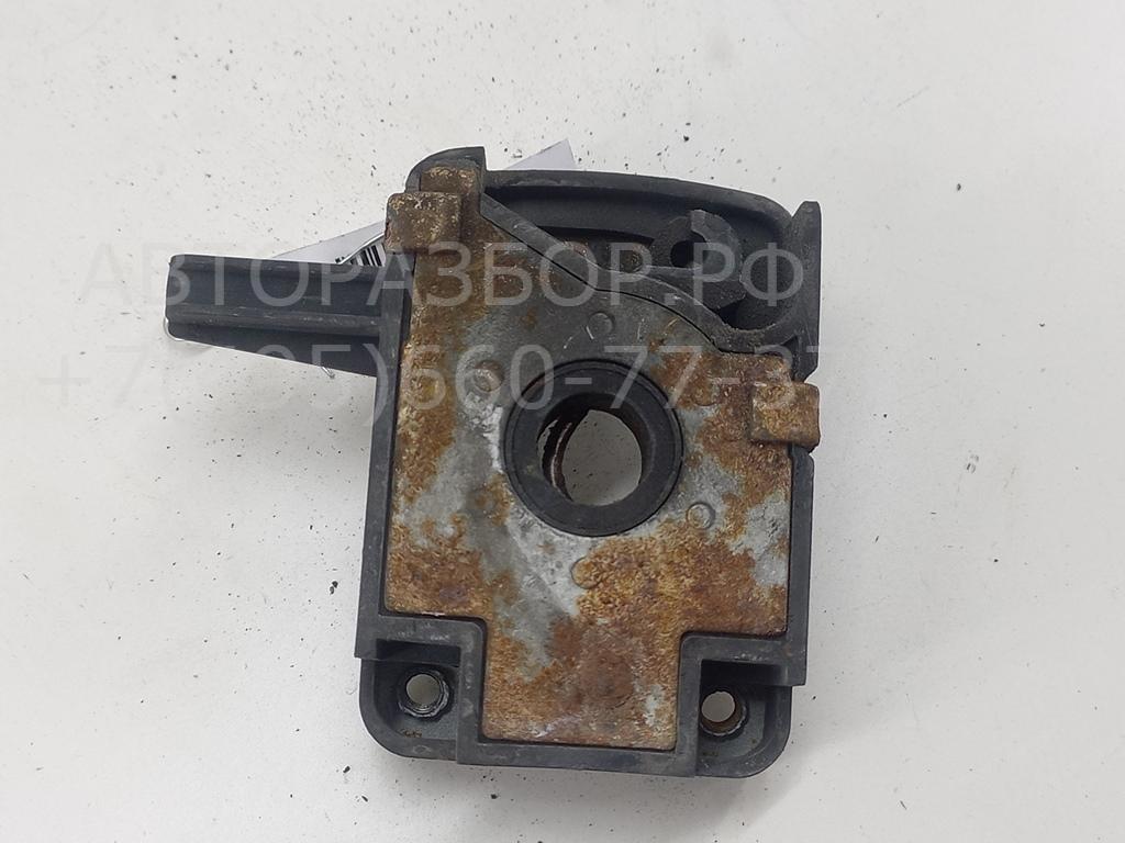 Замок капота