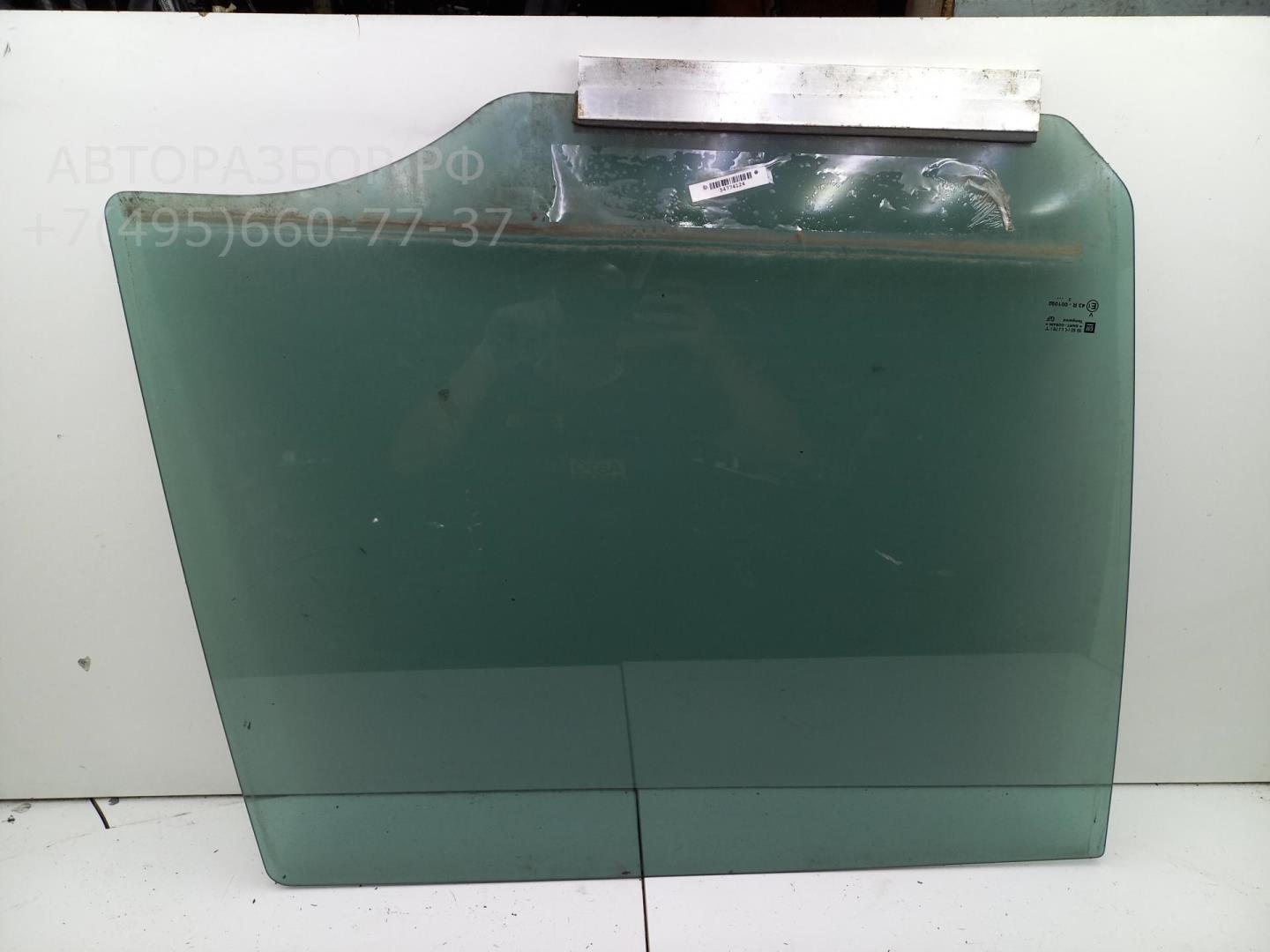 Стекло двери задней правой