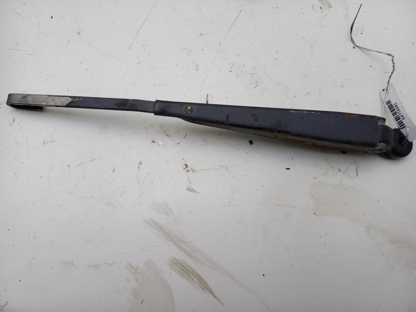 Поводок стеклоочистителя заднего