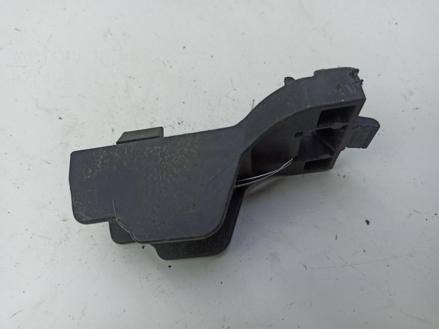 Кронштейн заднего бампера