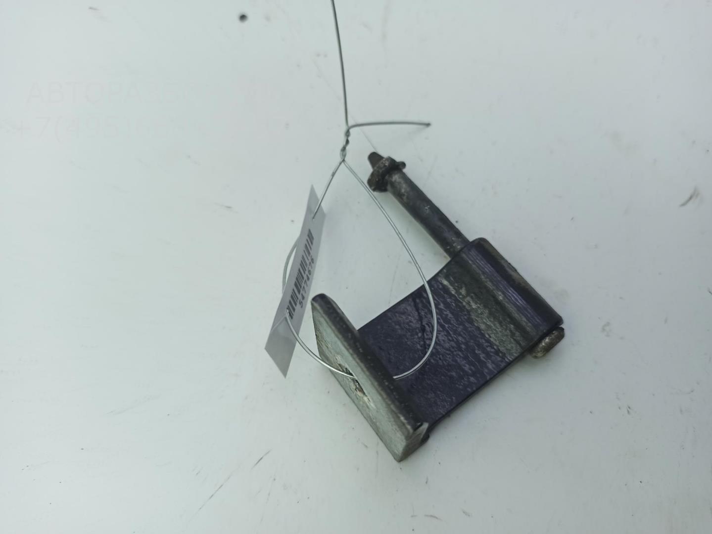 Петля крышки багажника