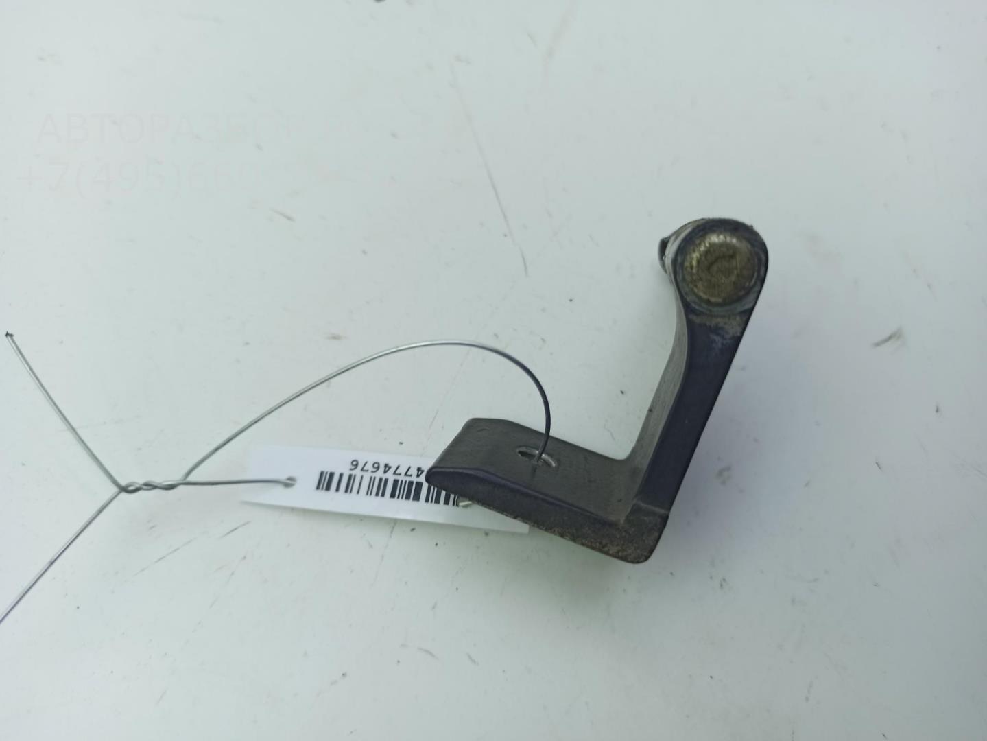 Петля крышки багажника