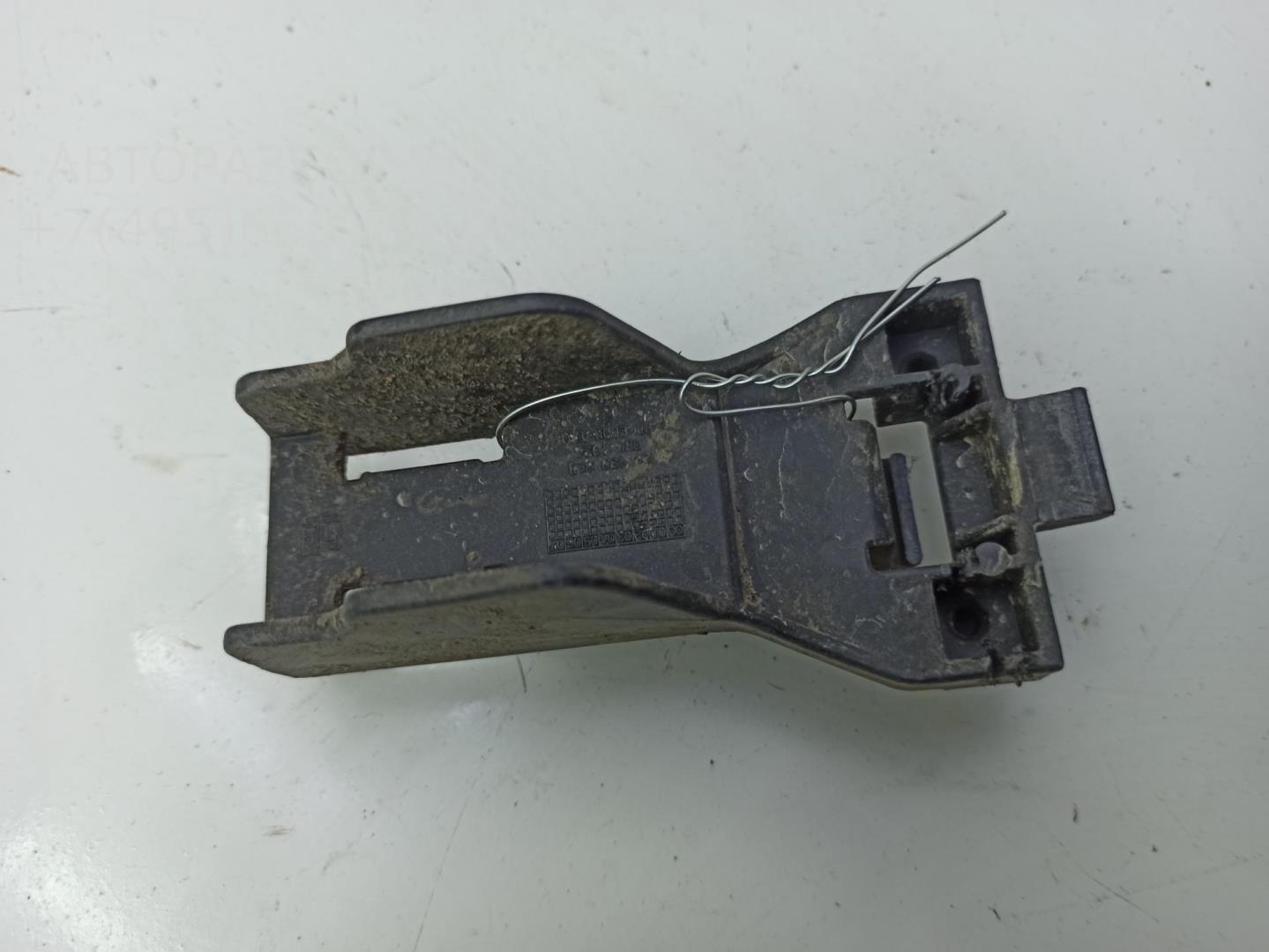 Кронштейн заднего бампера