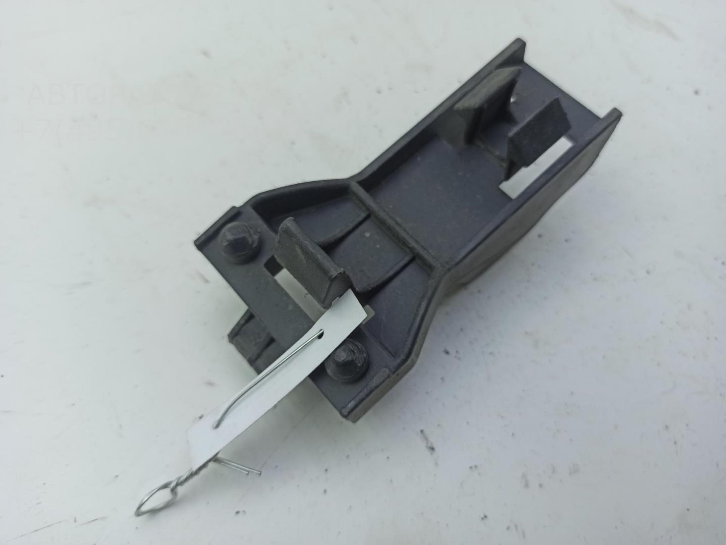 Кронштейн заднего бампера