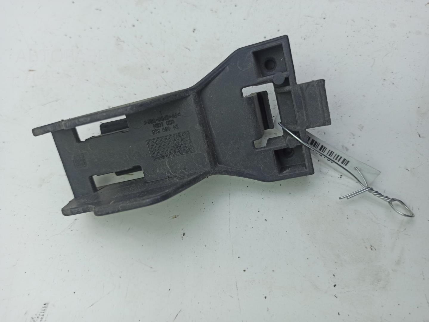 Кронштейн заднего бампера