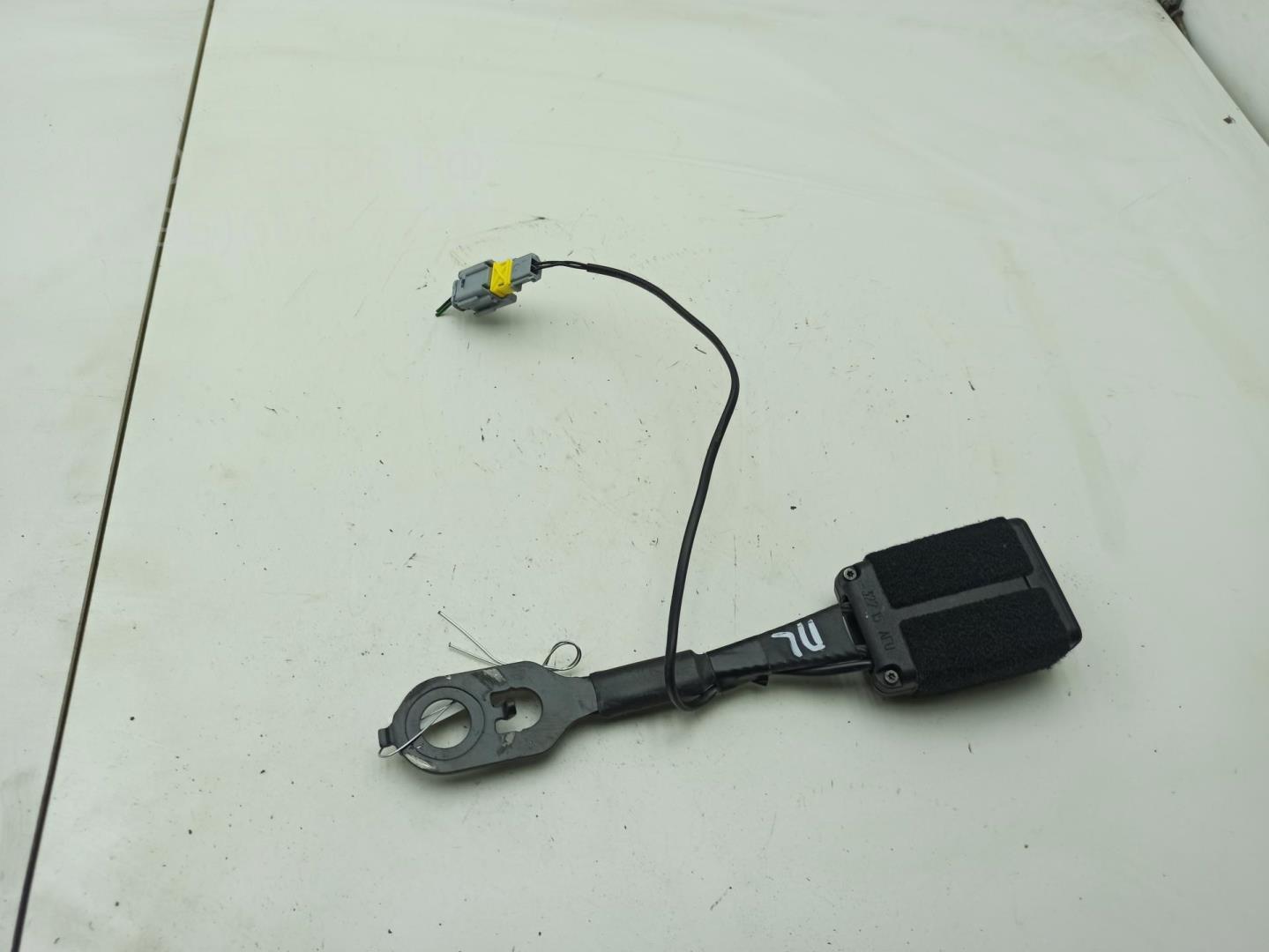 Ответная часть ремня безопасности