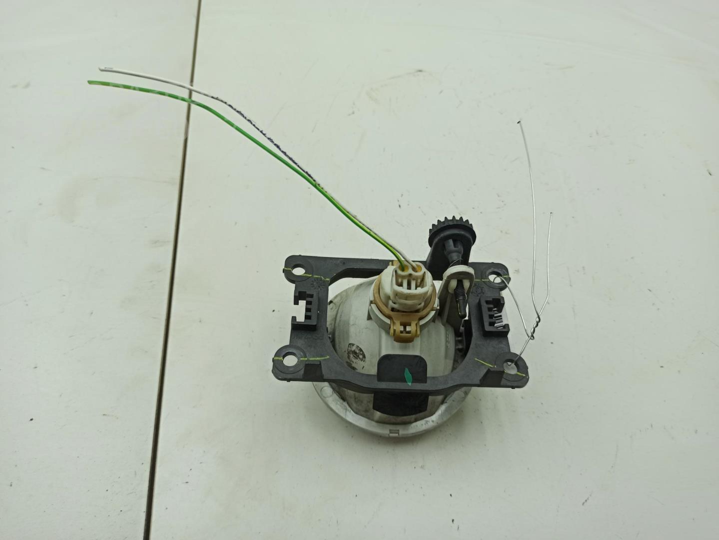 Фара противотуманная правая