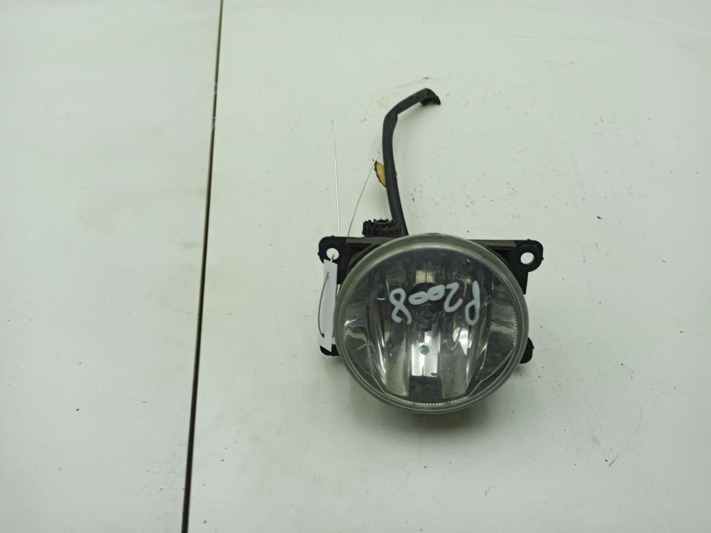Фара противотуманная левая