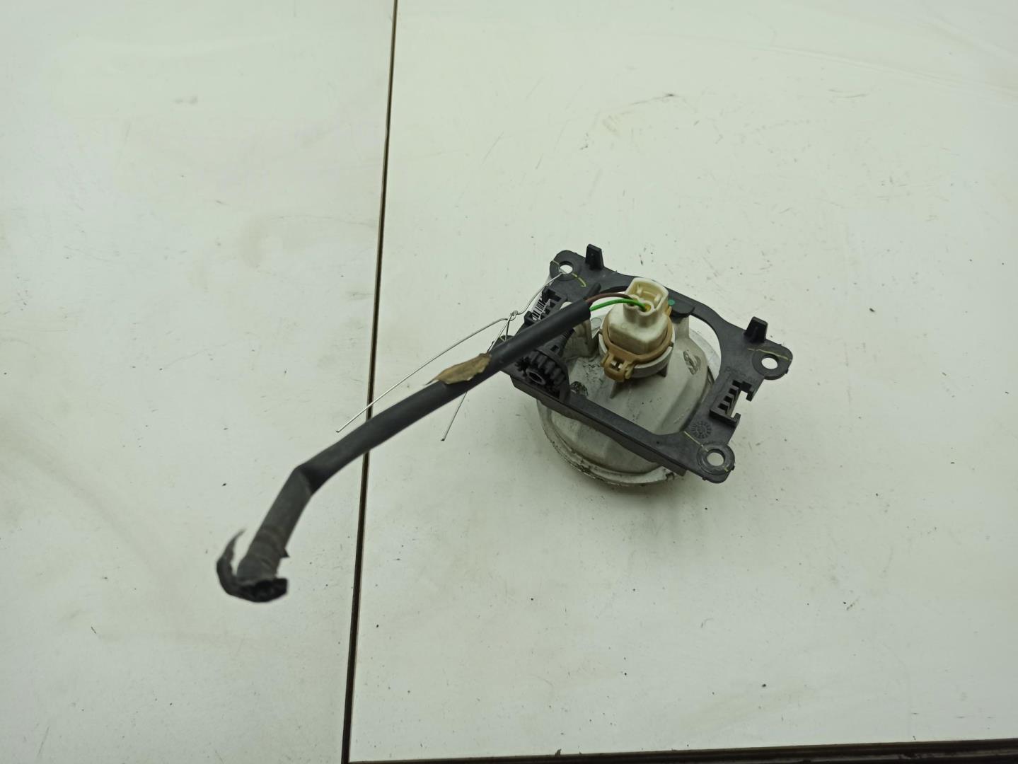 Фара противотуманная левая