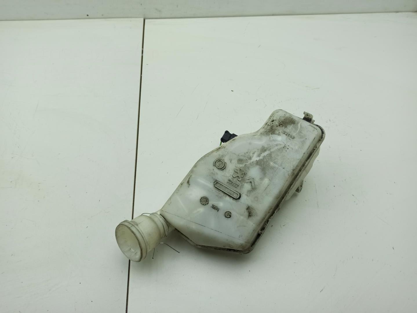 Бачок главного тормозного цилиндра