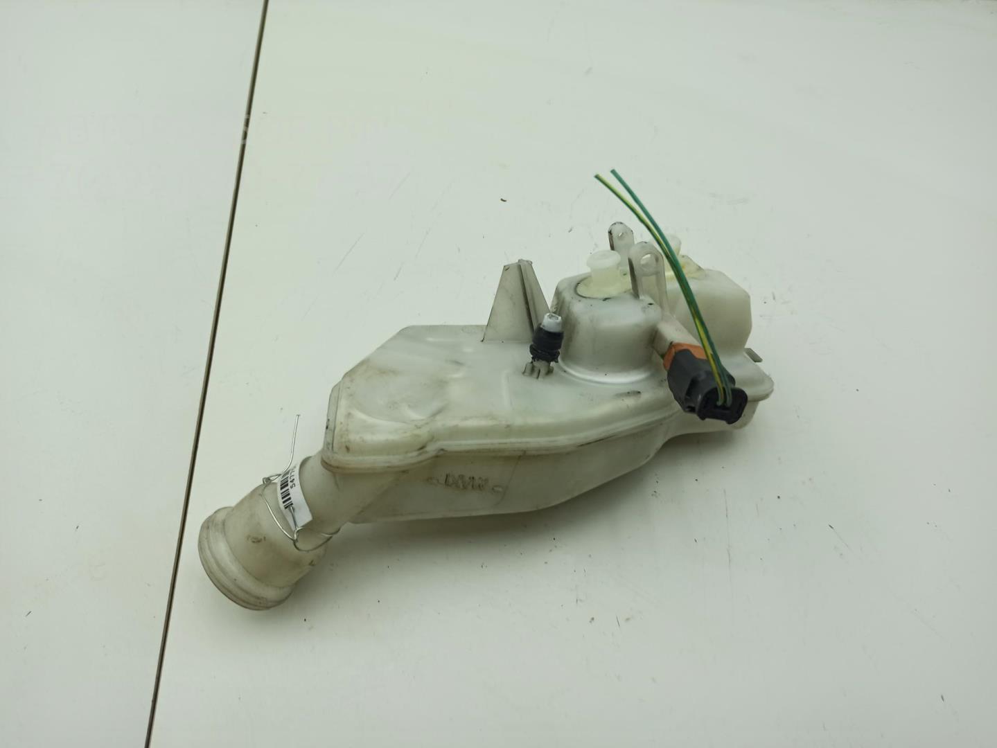 Бачок главного тормозного цилиндра