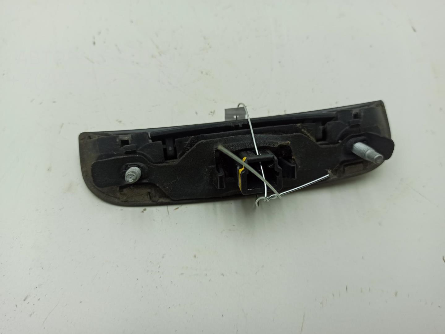 Ручка двери багажника наружная