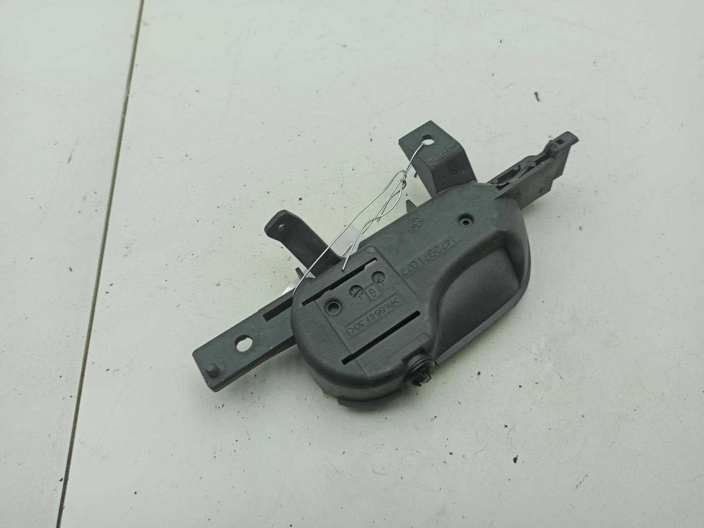 Ручка двери передней внутренняя левая