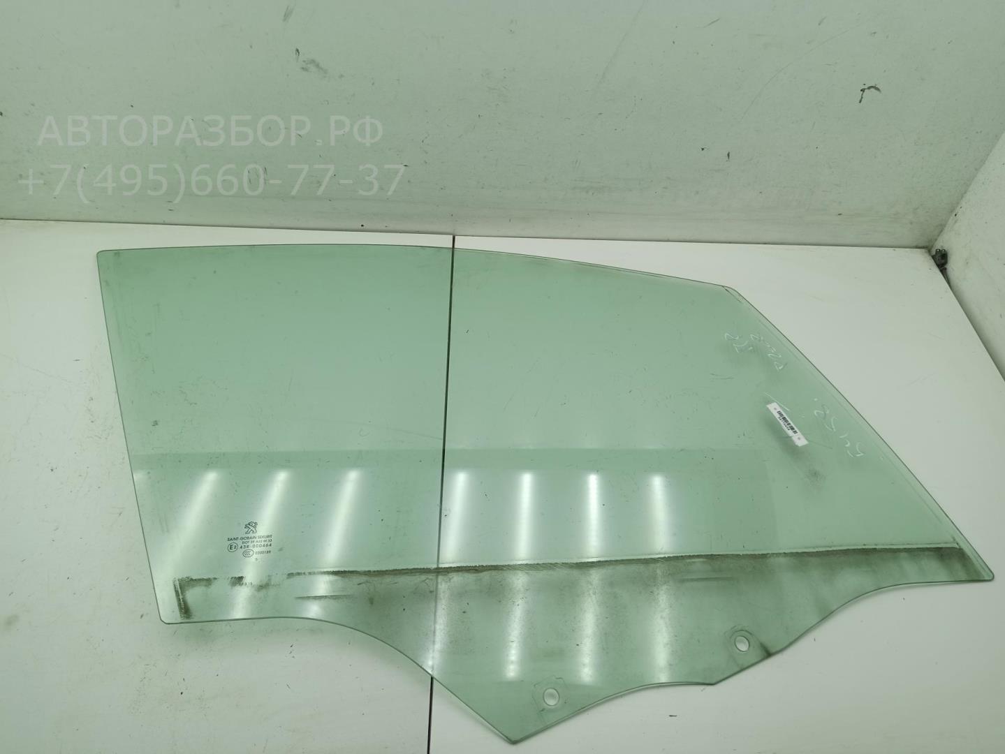 Стекло двери передней правой