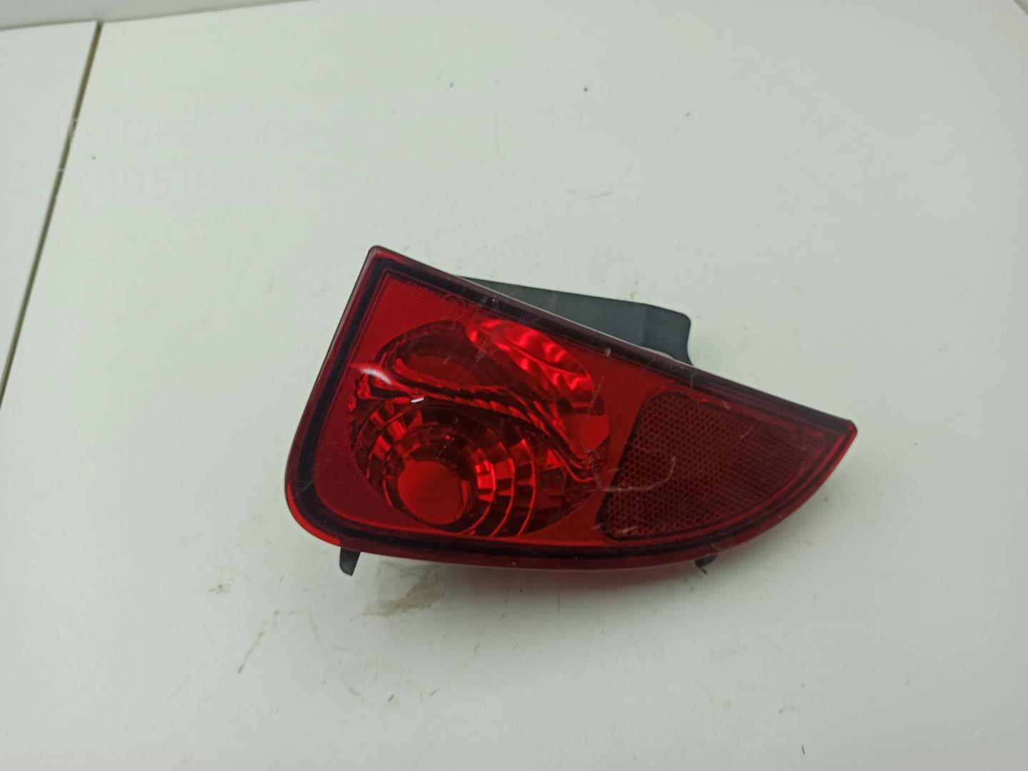 Фонарь задний в бампер левый
