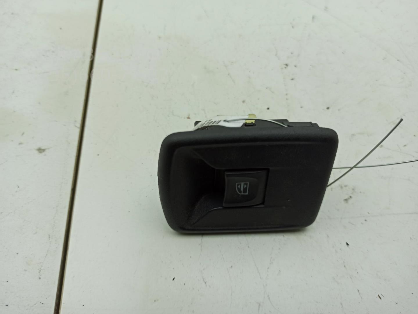 Кнопка стеклоподъемника