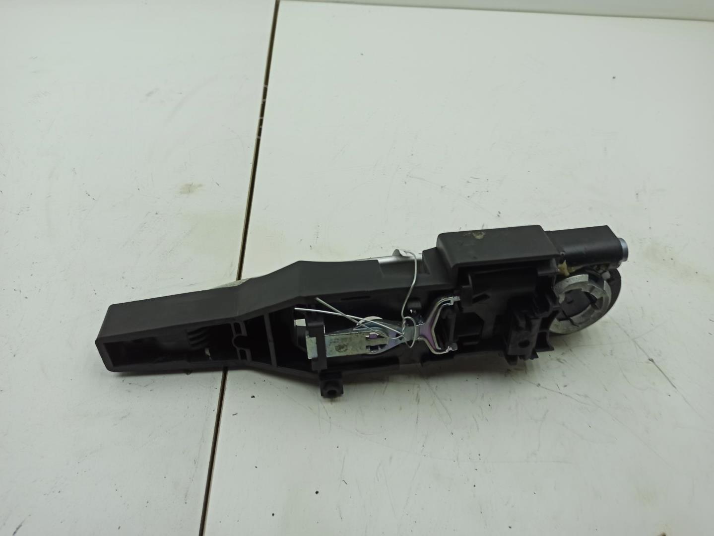 Ручка двери передней наружная левая