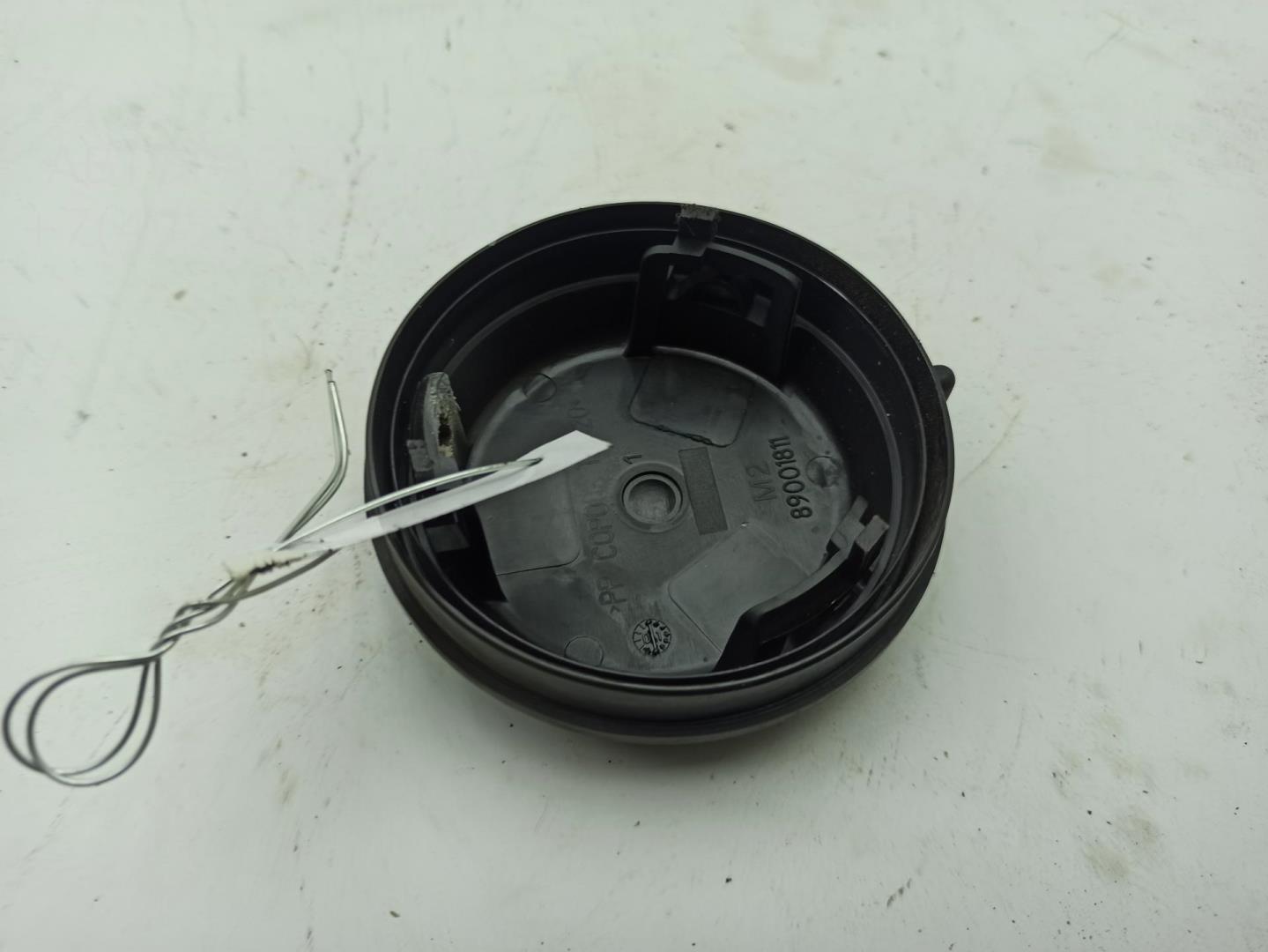 Крышка фары левой