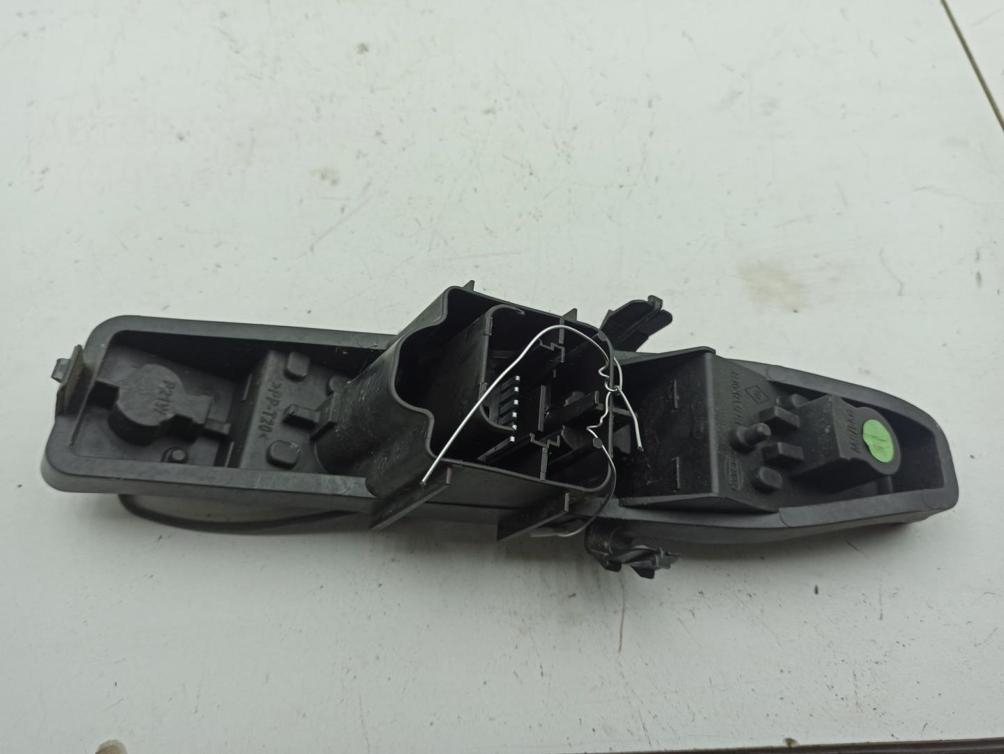 Плата заднего фонаря левого