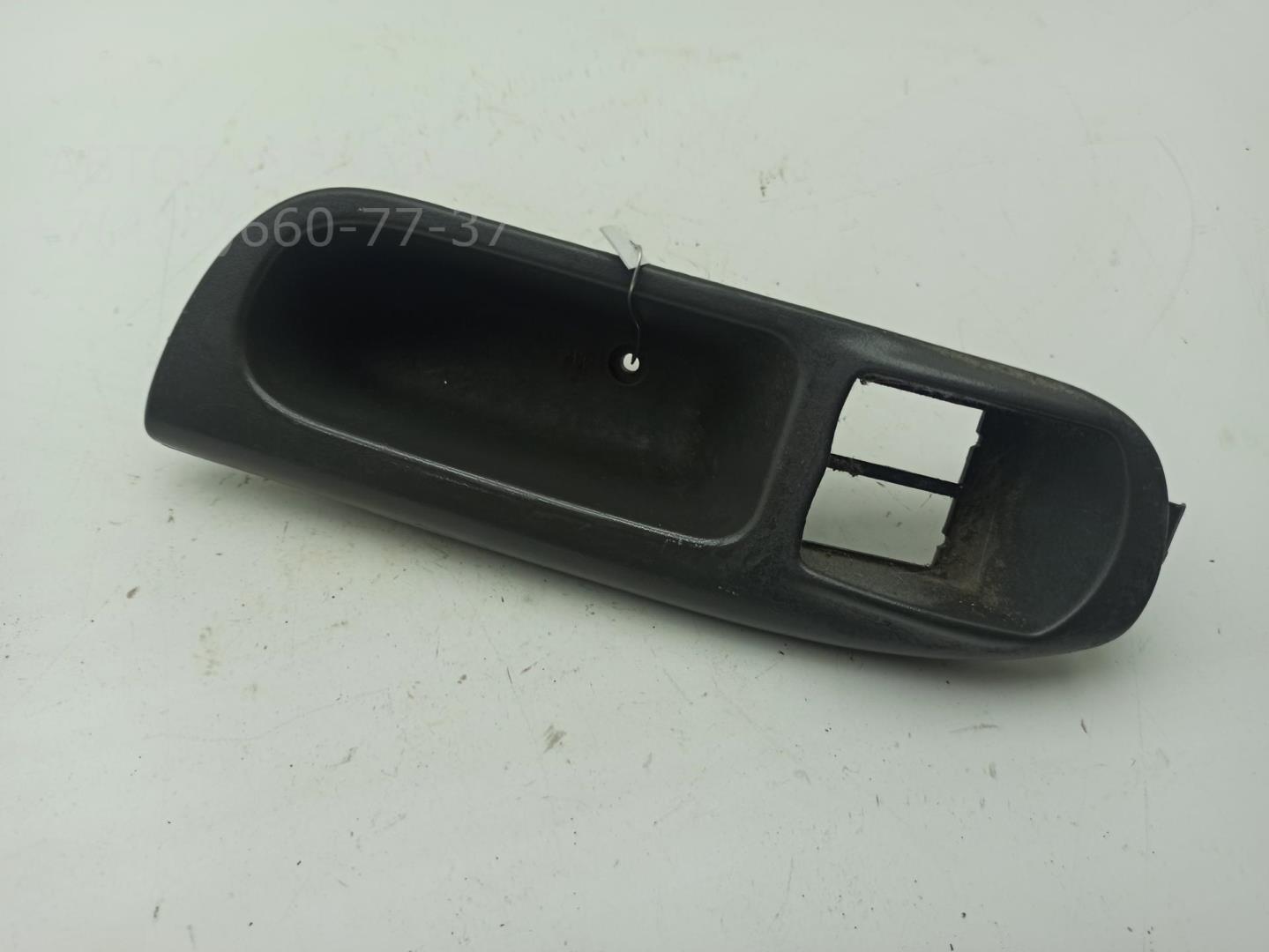 Ручка двери передней внутренняя левая