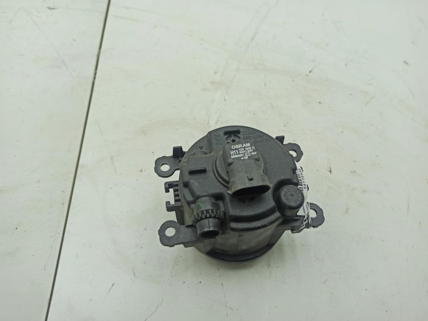 Фара противотуманная левая