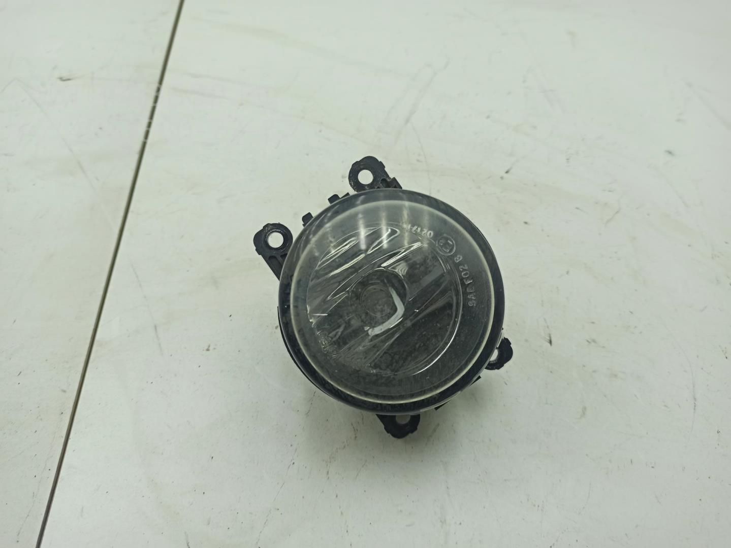 Фара противотуманная левая