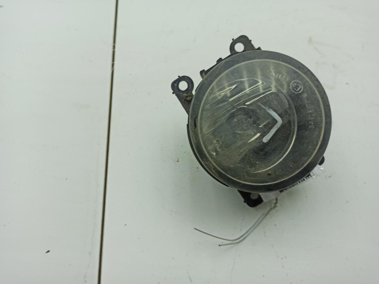 Фара противотуманная левая