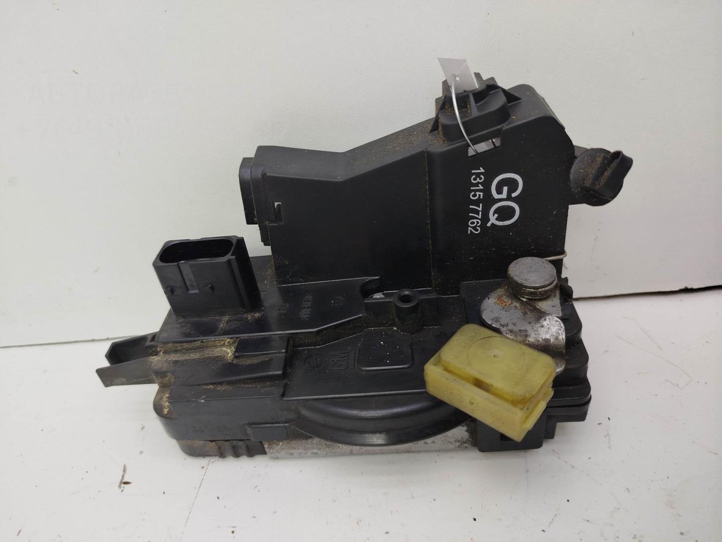 Замок двери передней правой