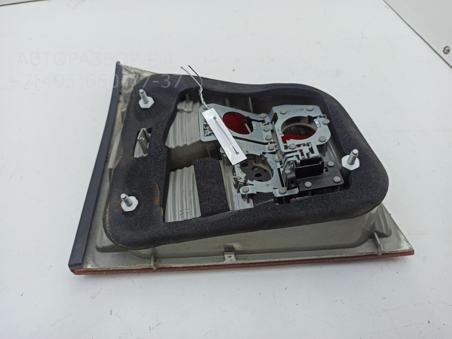 Фонарь задний внутренний правый