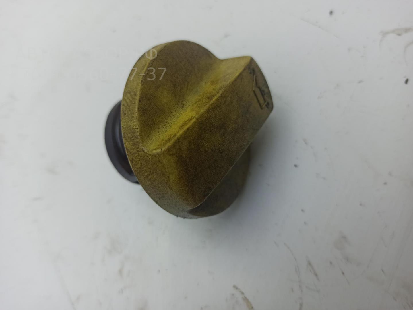 Крышка маслозаливной горловины