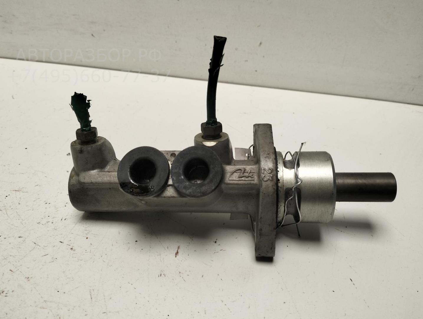 Цилиндр тормозной главный