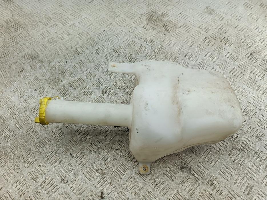 Бачок омывателя лобового стекла