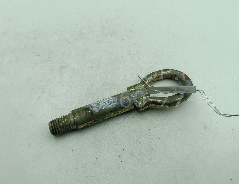 Крюк буксировочный