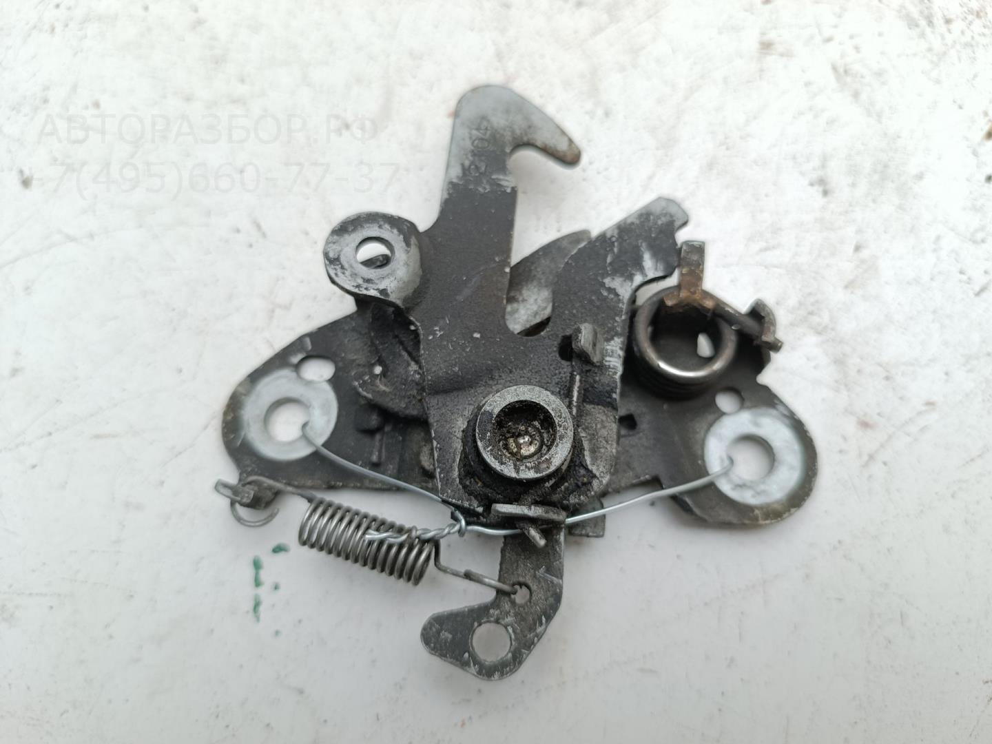 Замок капота