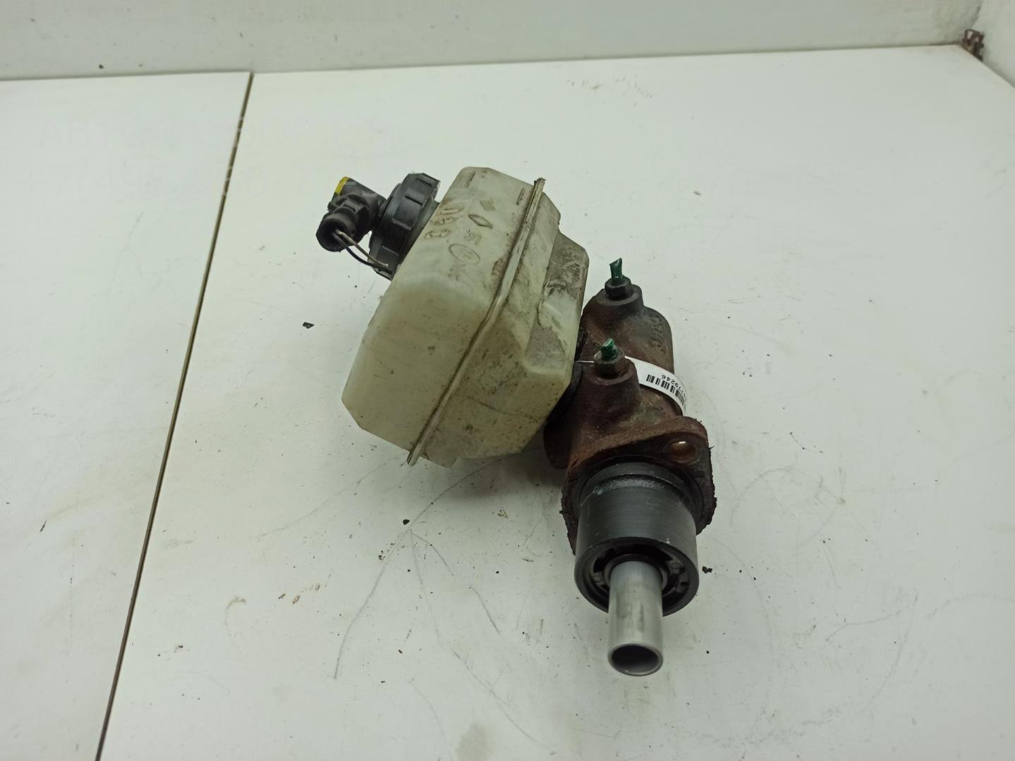 Цилиндр тормозной главный