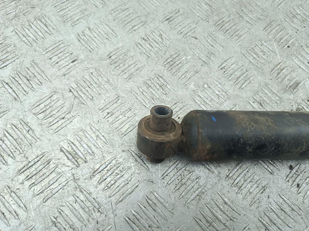 Амортизатор задний правый