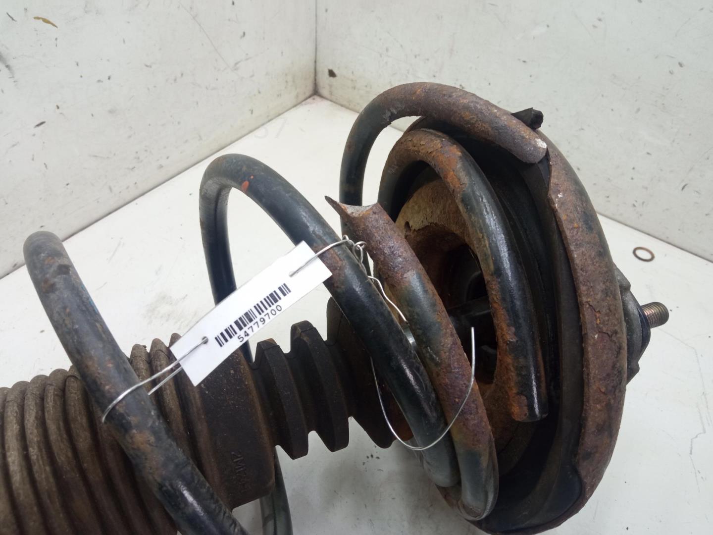 Амортизатор передний левый