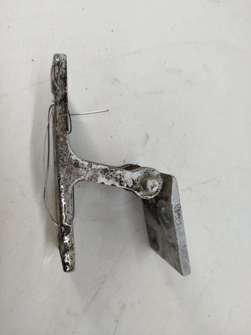 Петля двери