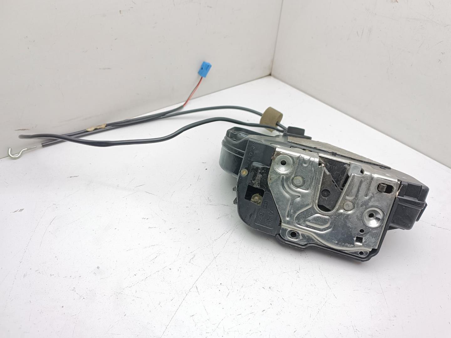 Замок двери задней правой