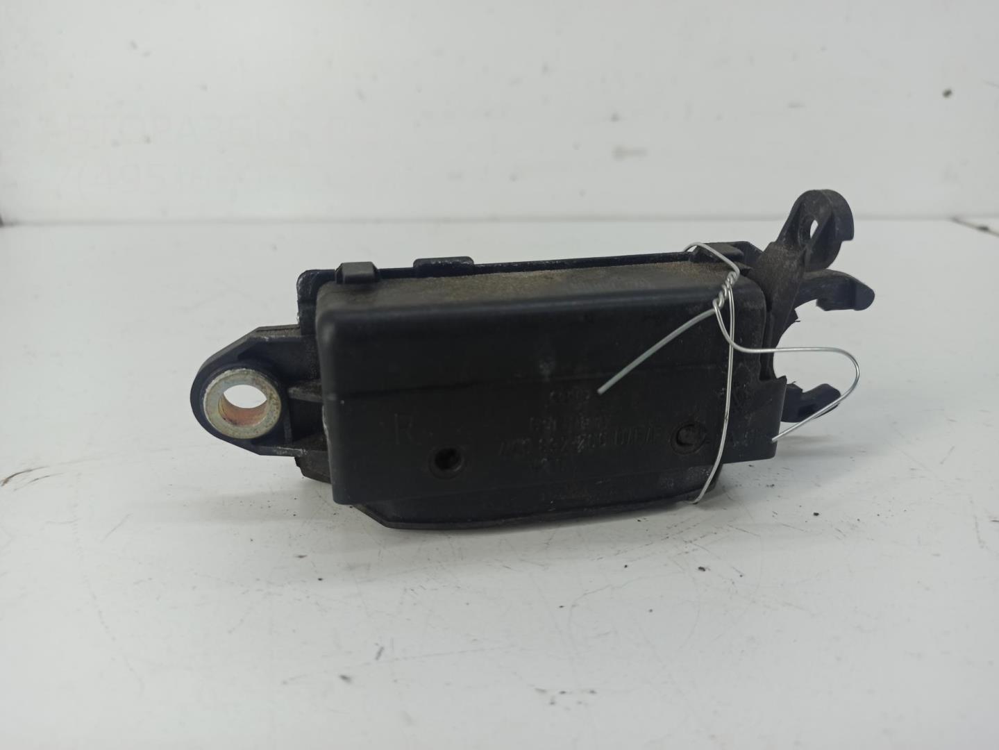 Ручка двери передней наружная правая