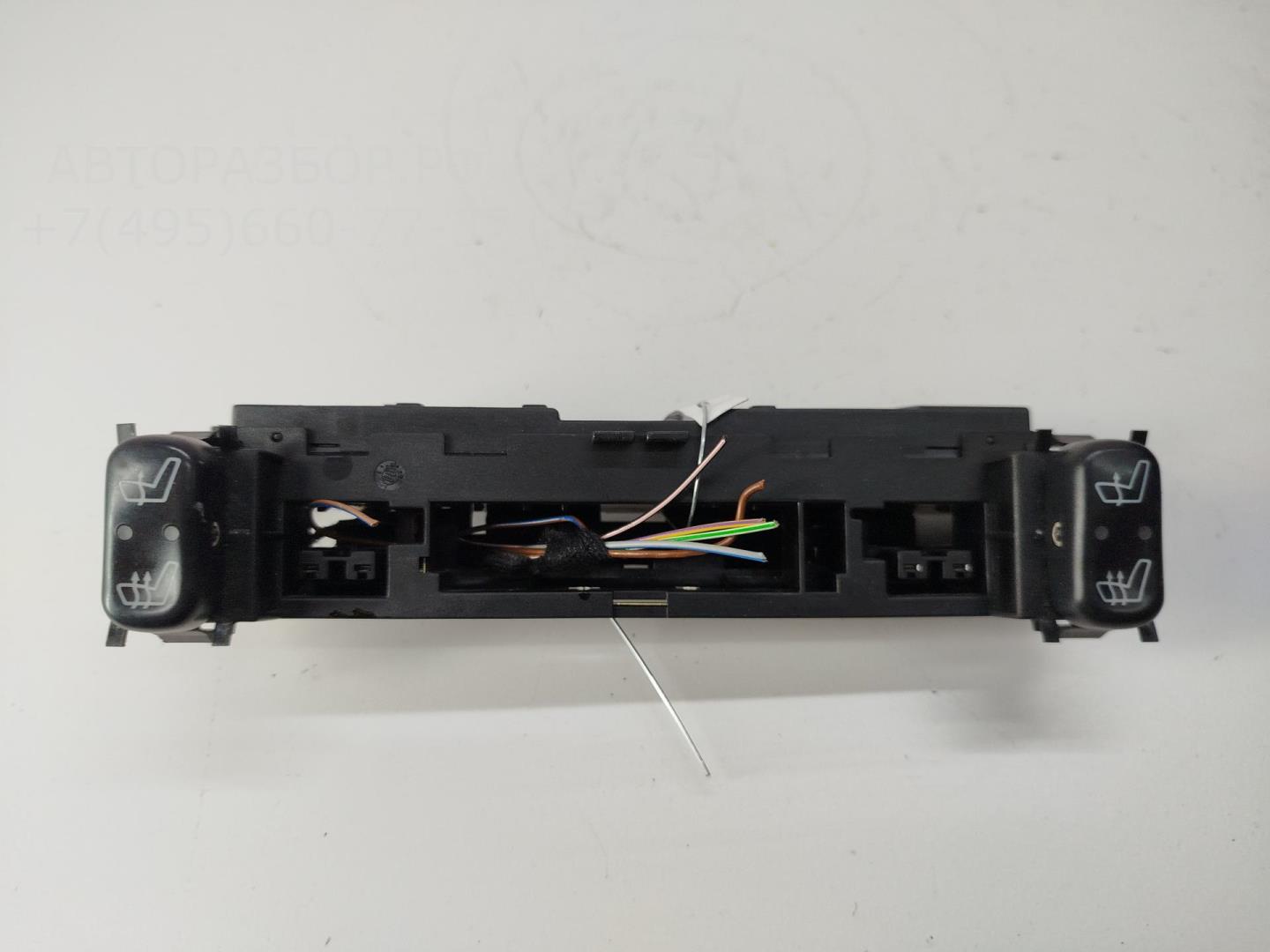 Кнопка обогрева сидений