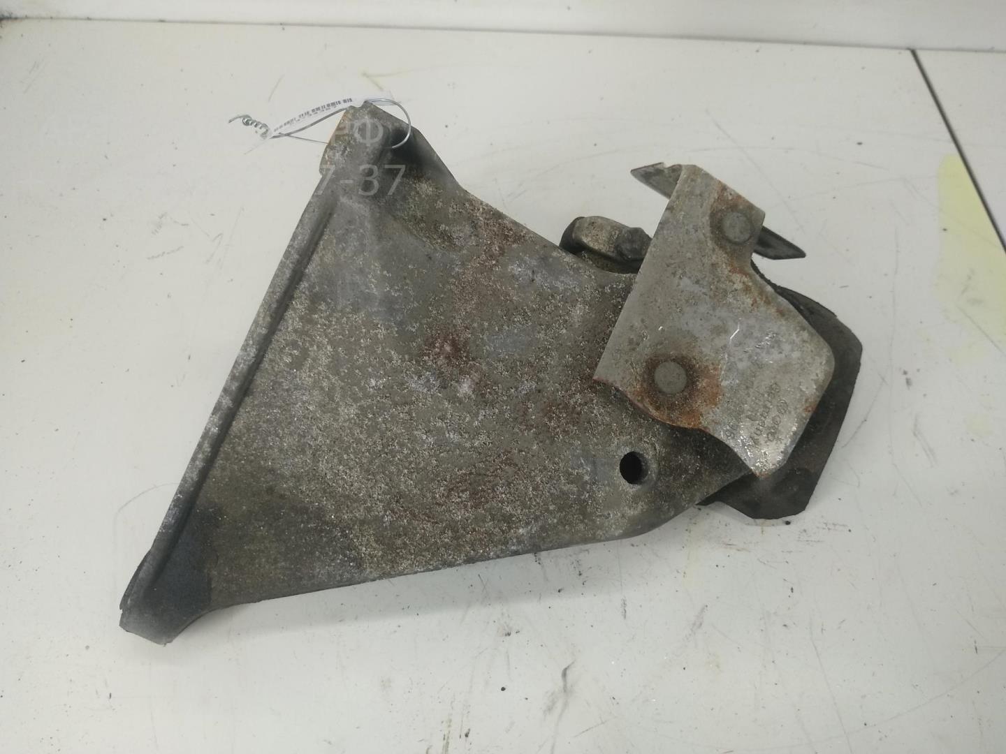 Кронштейн двигателя правый