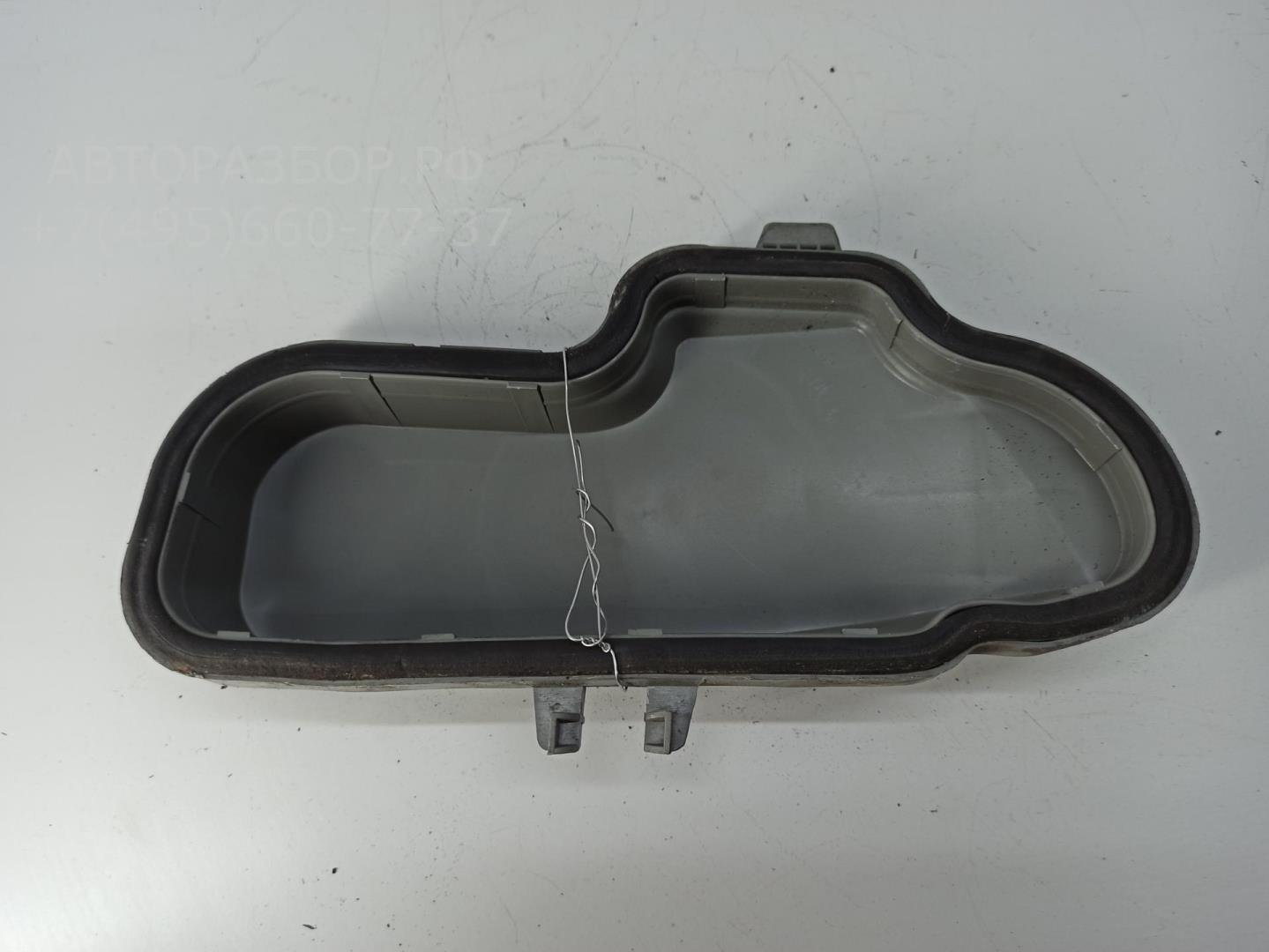 Крышка фары левой