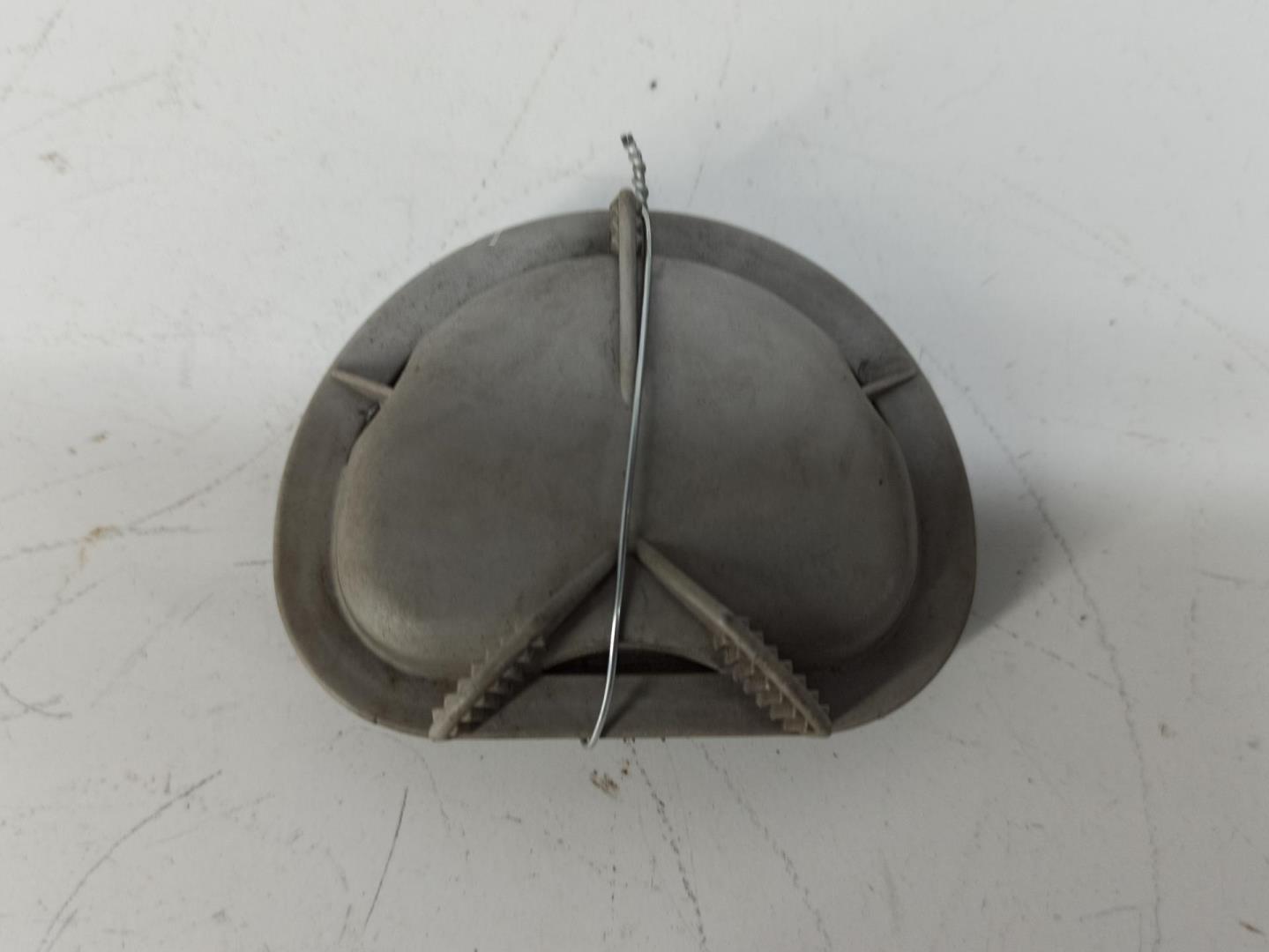 Крышка фары левой