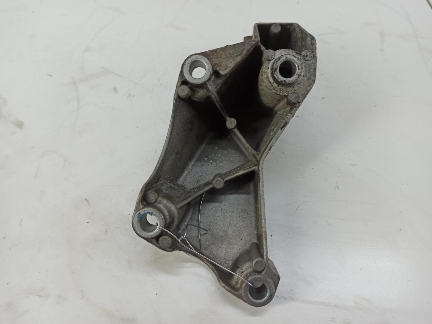 Опора двигателя