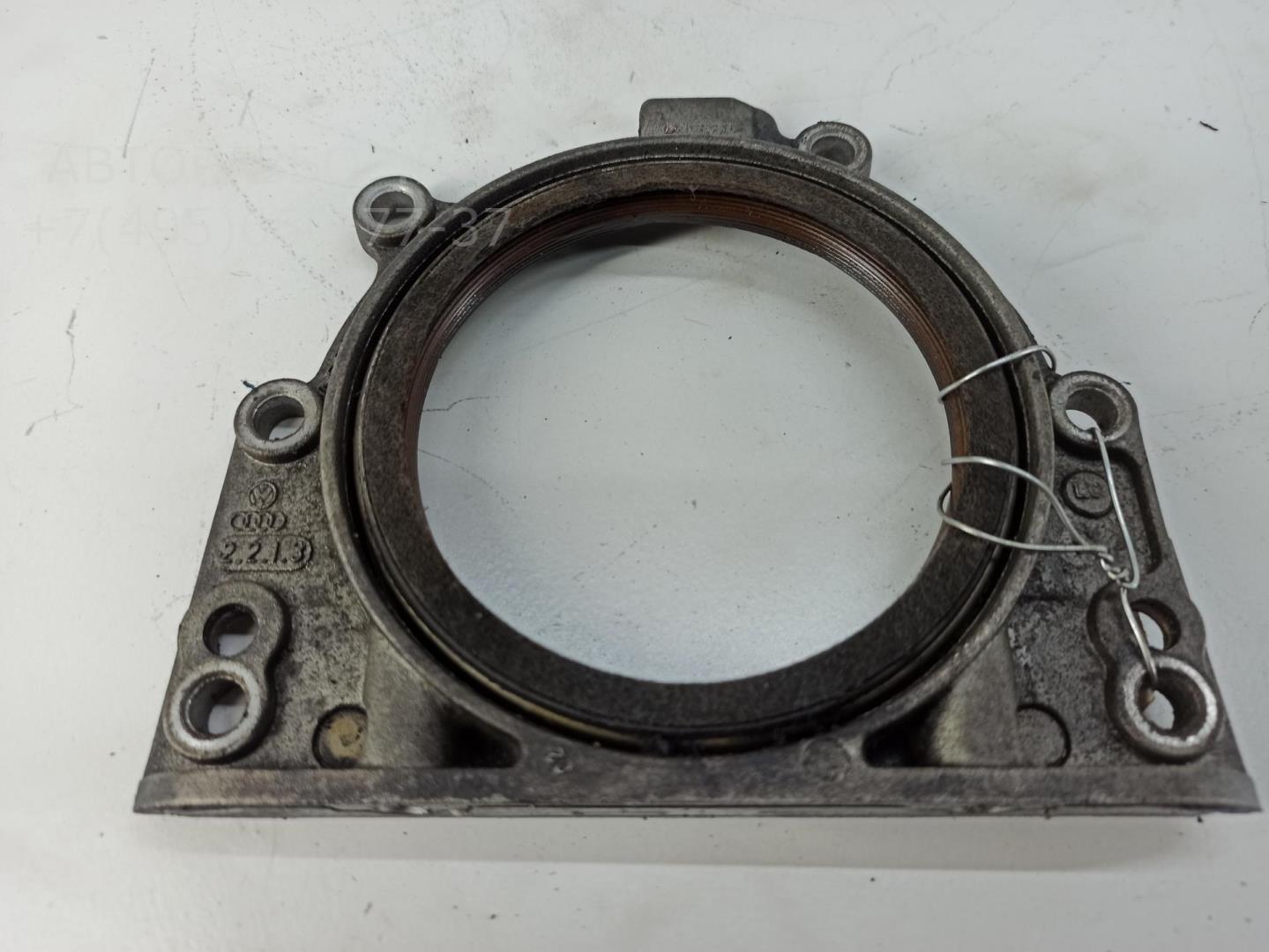 Крышка двигателя