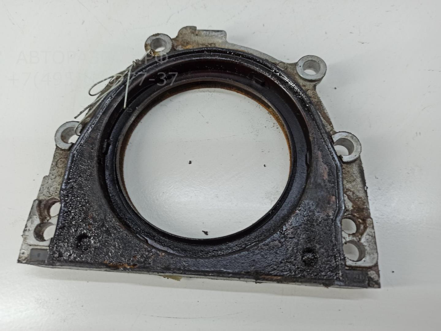 Крышка двигателя