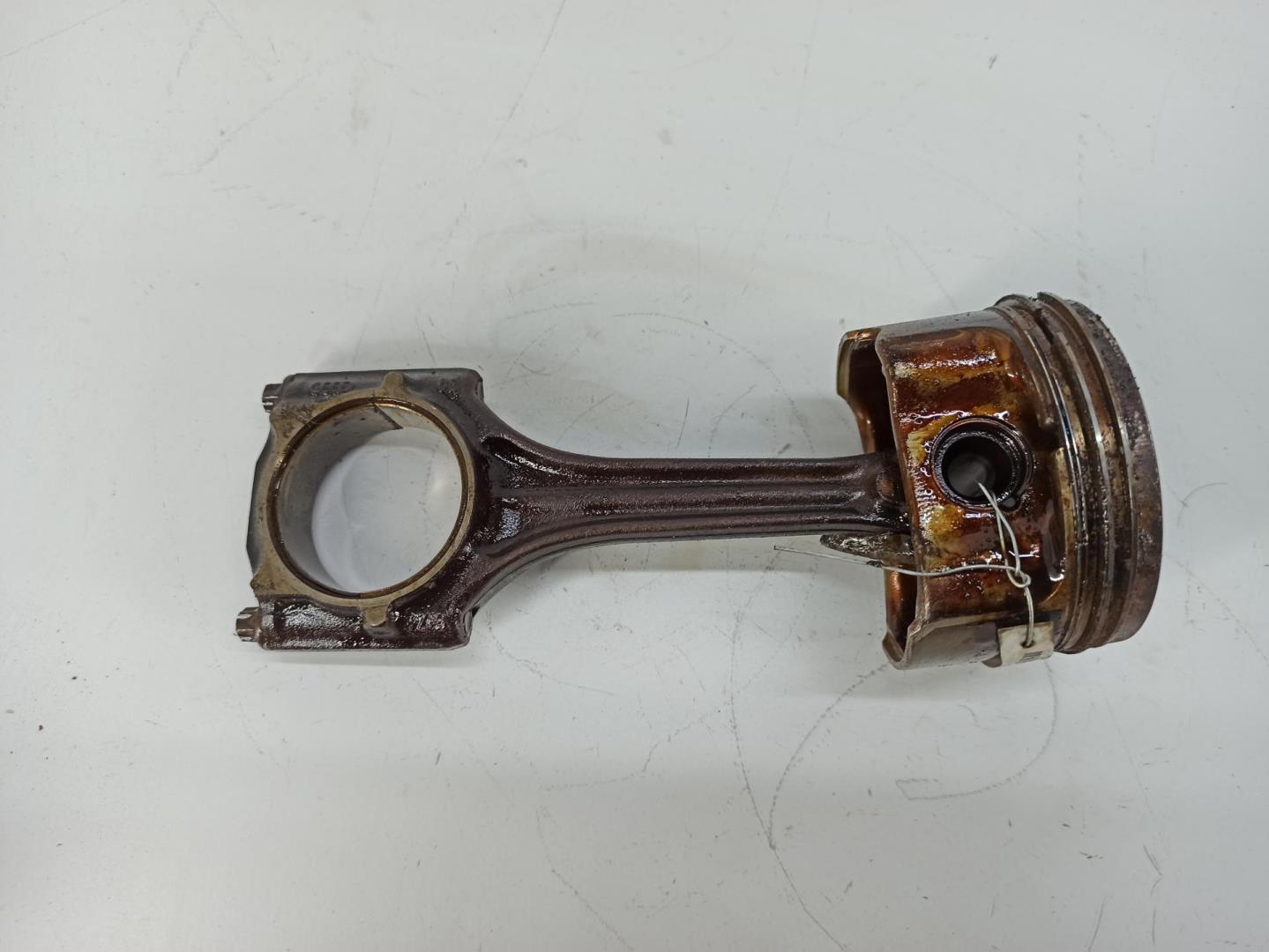 Поршень с шатуном